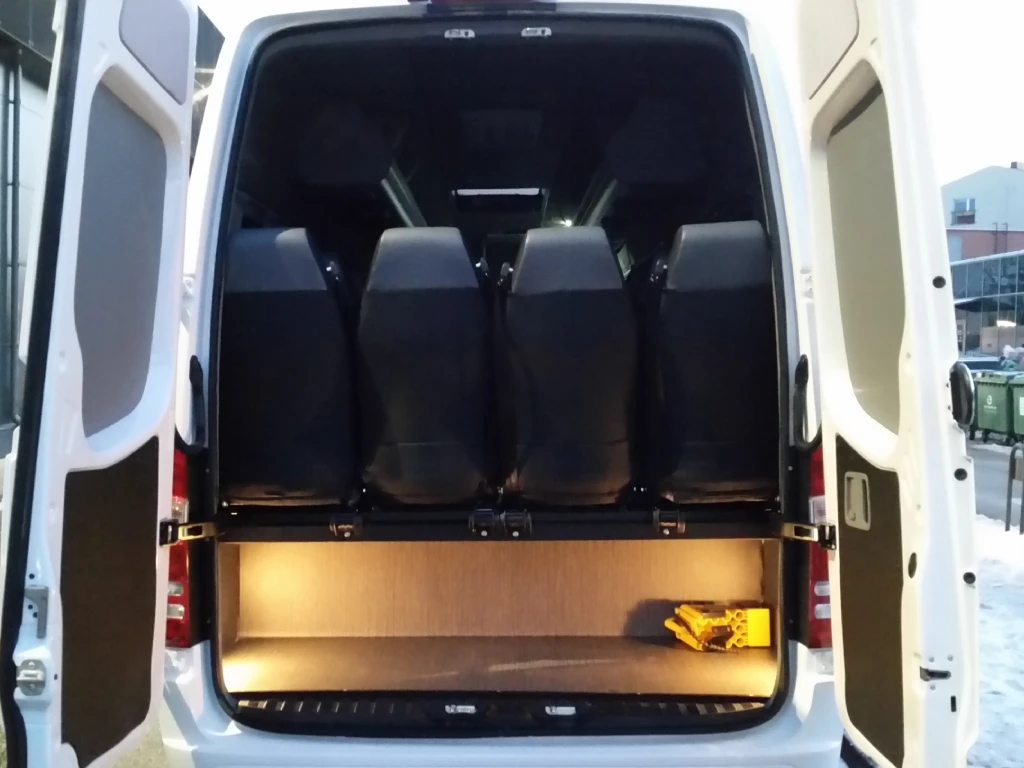 Mercedes-Benz Sprinter M3 mikroautobuso bagažo erdvė