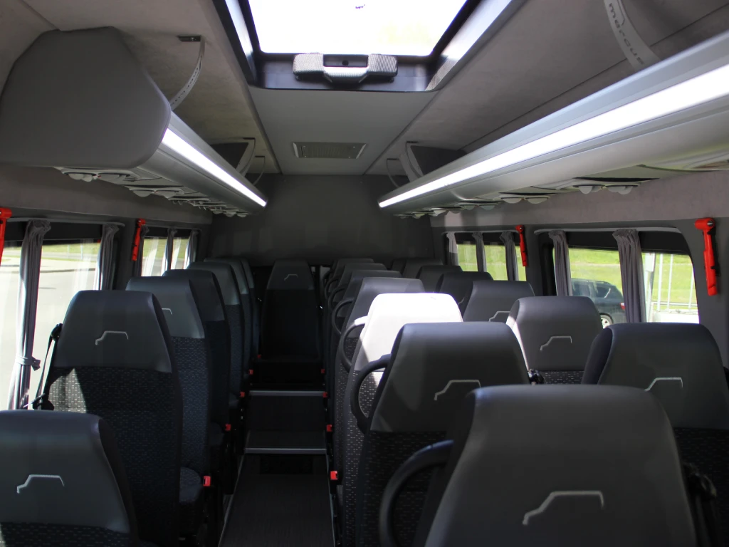 Mercedes-Benz Sprinter 27 vietų mikroautobuso salonas