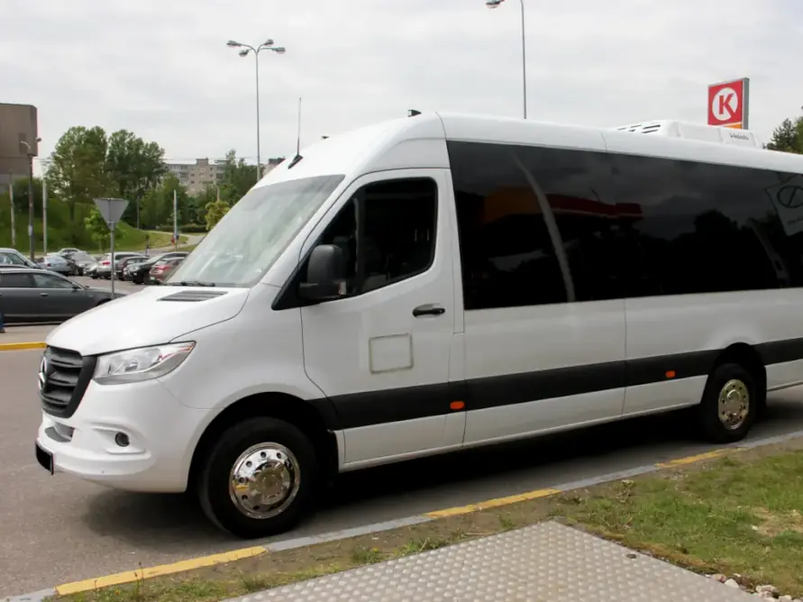 Mikroautobuso nuoma su vairuotoju