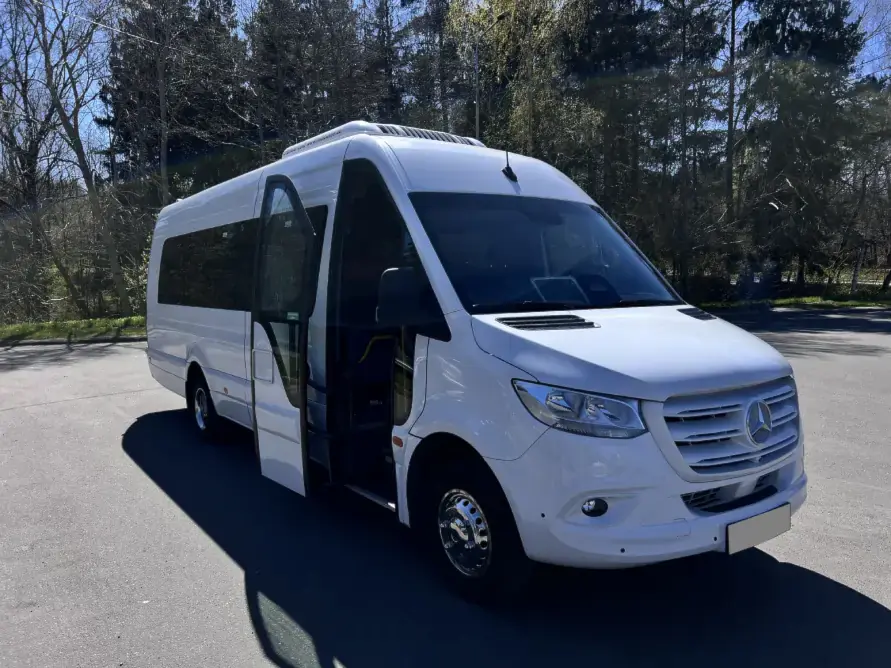 Mikroautobusų nuomos kaina nuo 30 eurų per valandą