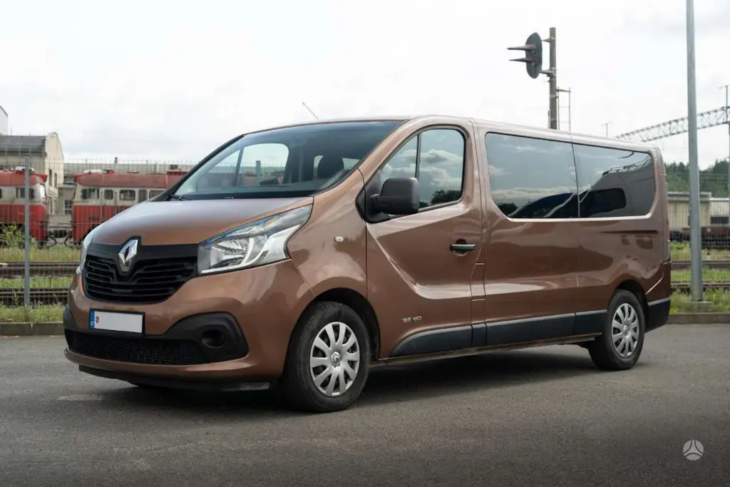 Renault Trafic 2017 metų 9 vietų mikroautobusas nuomai