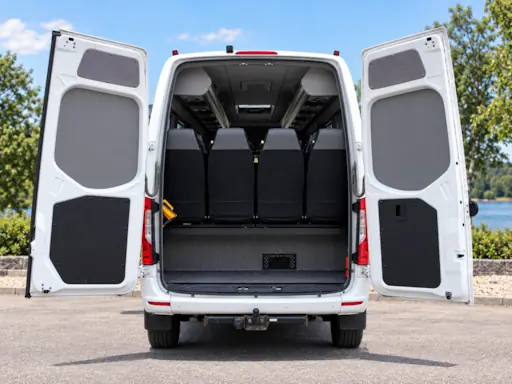 Mercedes Sprinter 2019 galas su atidarytomis durimis