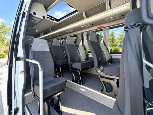 Mercedes Sprinter 30 vietų mikroautobuso salonas